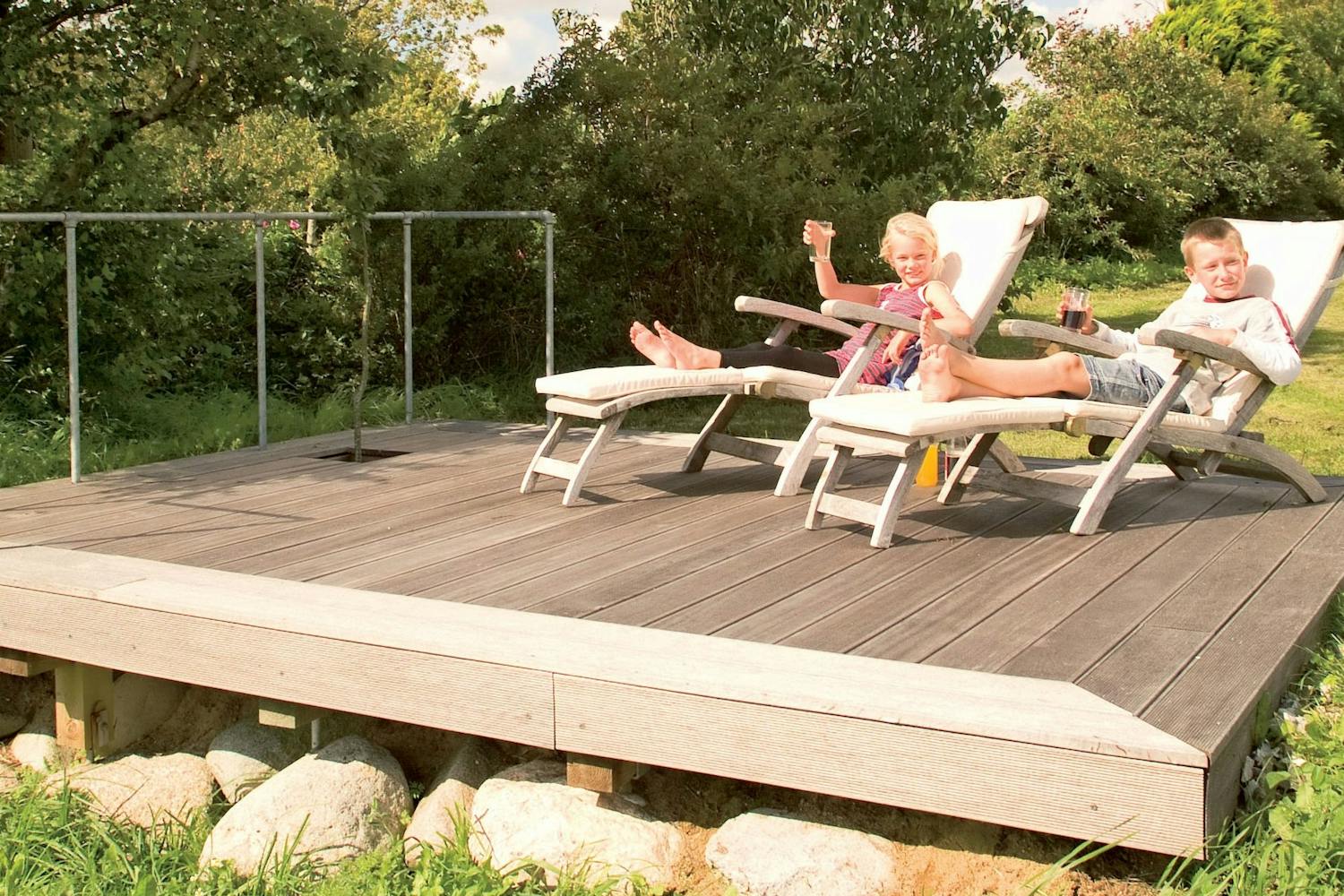 Rakenna erillinen terassi